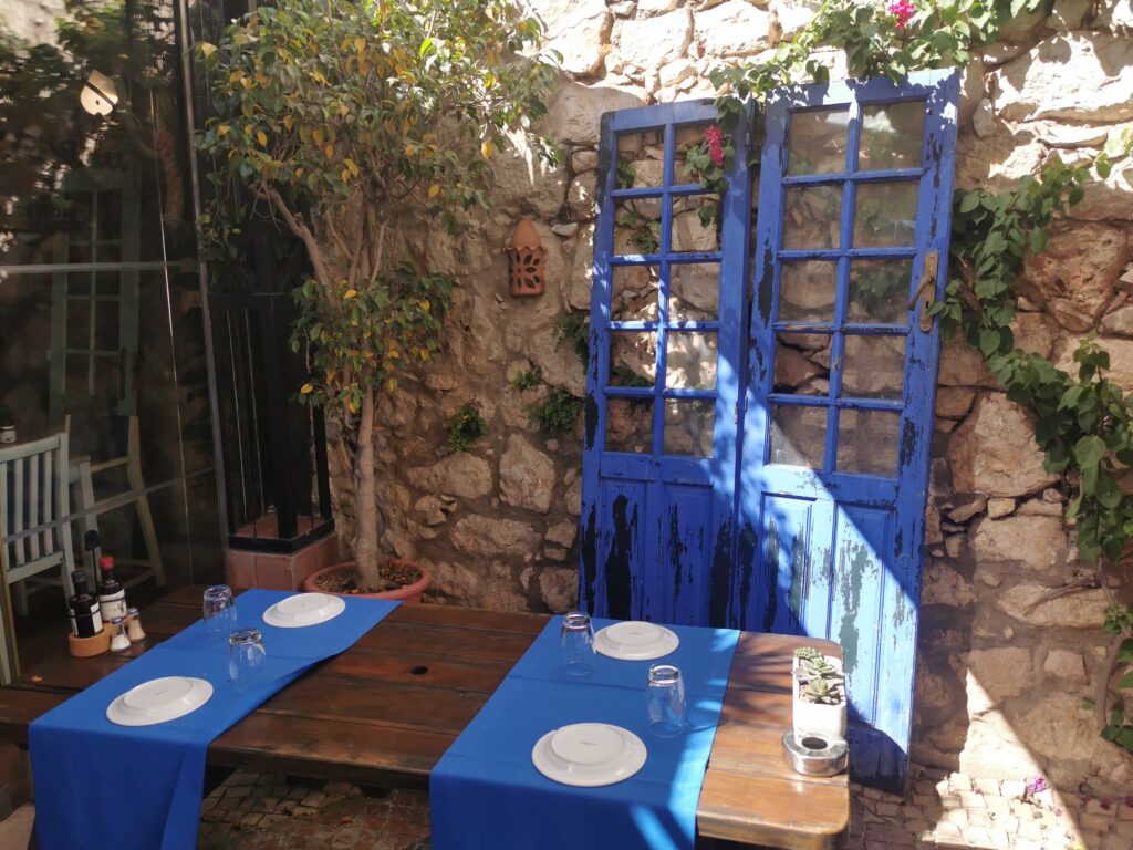 Co zjeść w Portimao? Kuchnia portugalska, świeże ryby. restauracja Restaurante Peixarada w Portimão