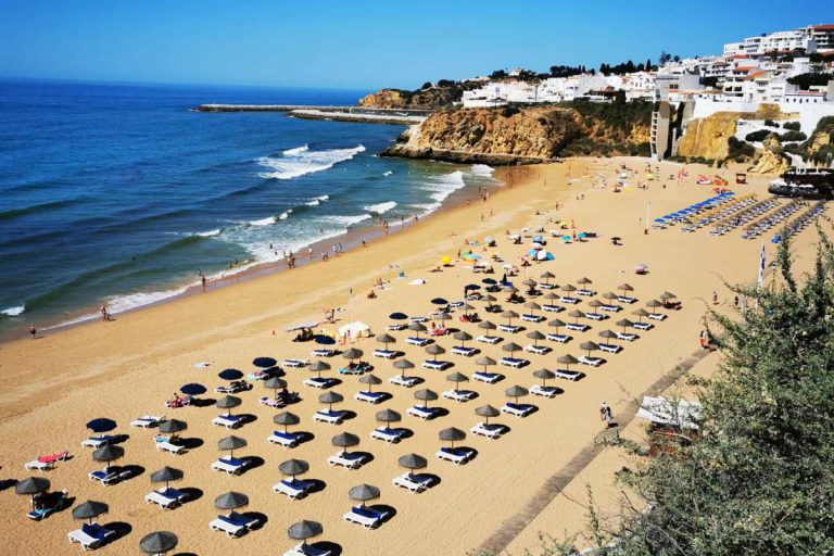 Gdzie szukać noclegu w Algarve?